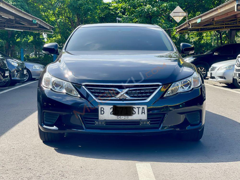 Mobil Toyota Mark X 2012
