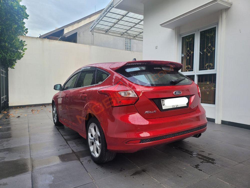 Mobil Ford Fiesta 2014