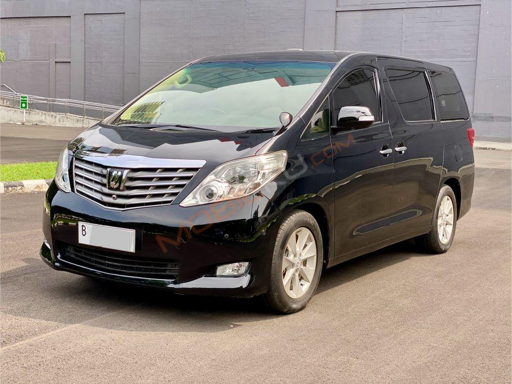 Mobil Toyota Alphard 2010