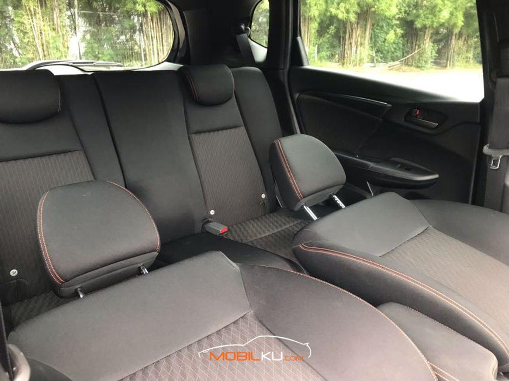 Mobil Honda Jazz 2018