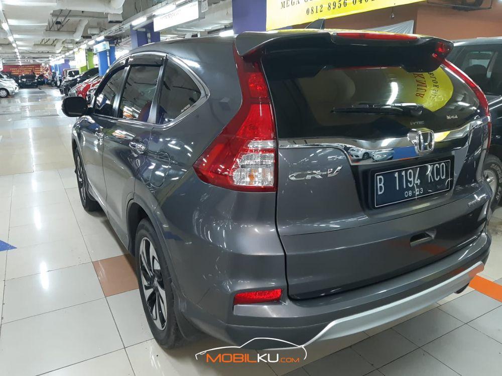 Mobil Honda CR-V 2015