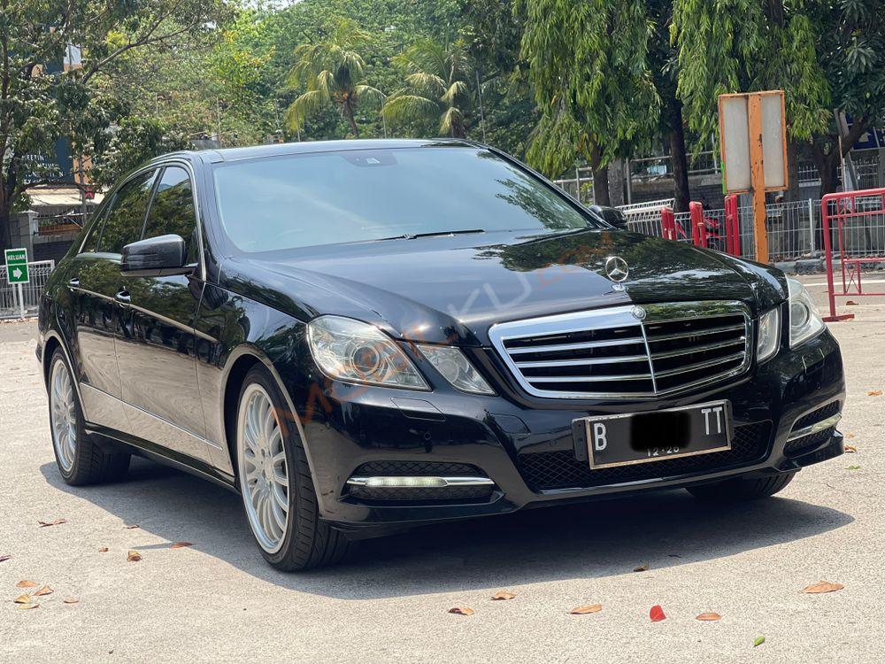 Mobil Mercedes-Benz E-Class 2011