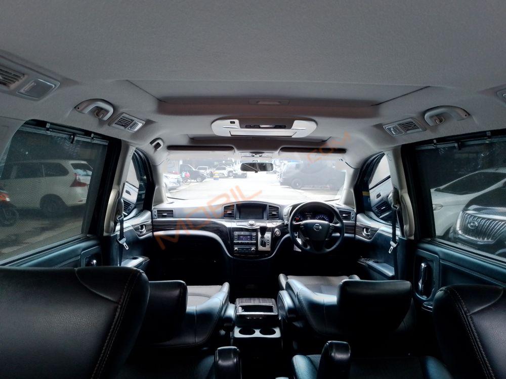 Mobil Nissan Elgrand 2014