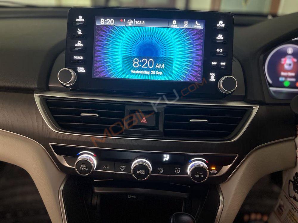 Mobil Honda Accord 2019