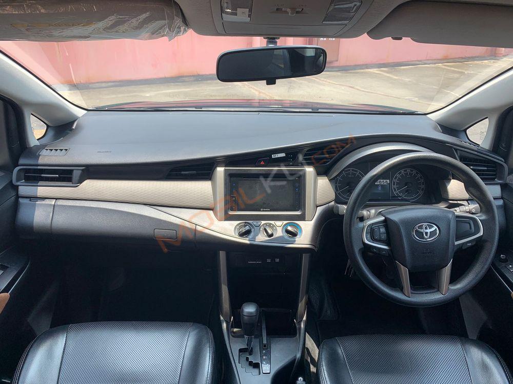 Mobil Toyota Kijang Innova 2018