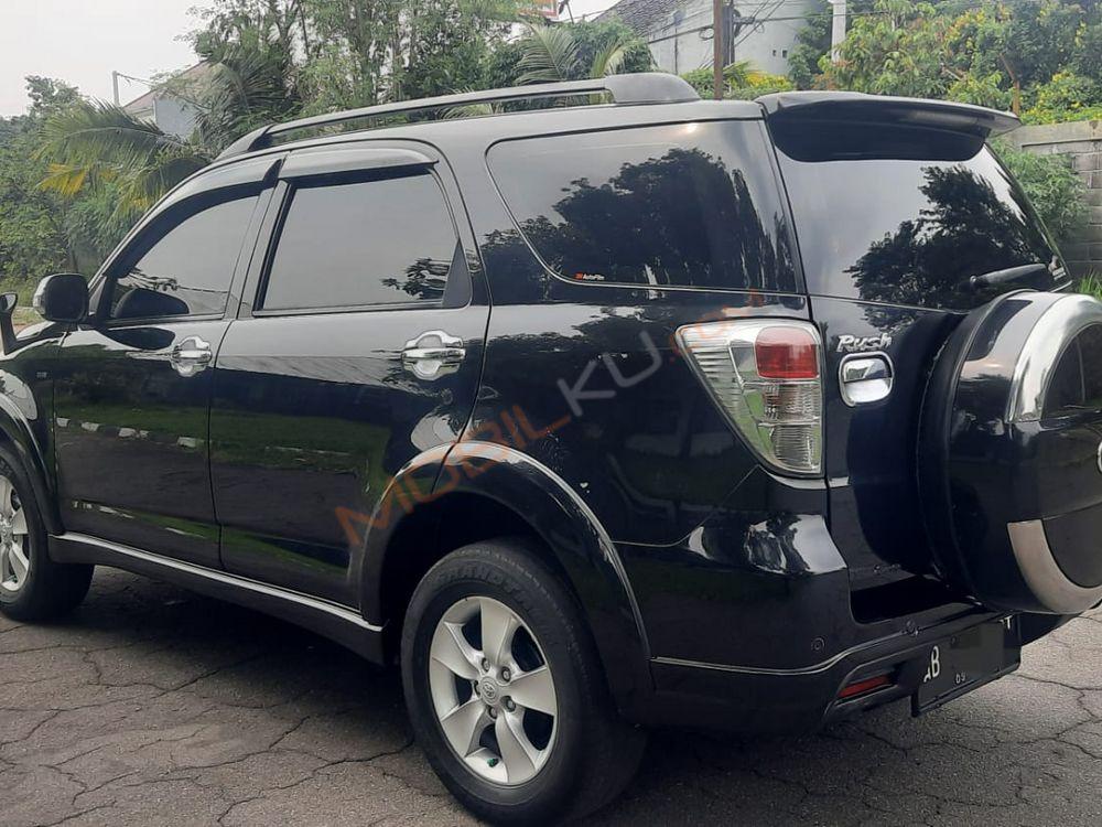 Mobil Toyota Rush 2011