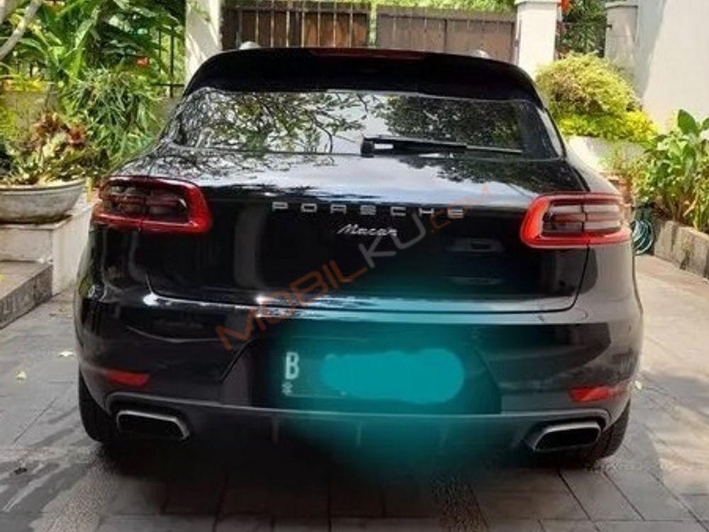 Mobil Porsche Macan 2015