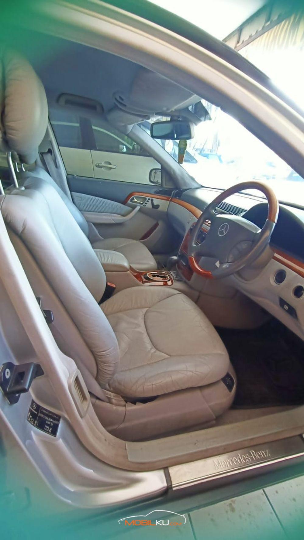 Mobil Mercedes-Benz S-Class 2001