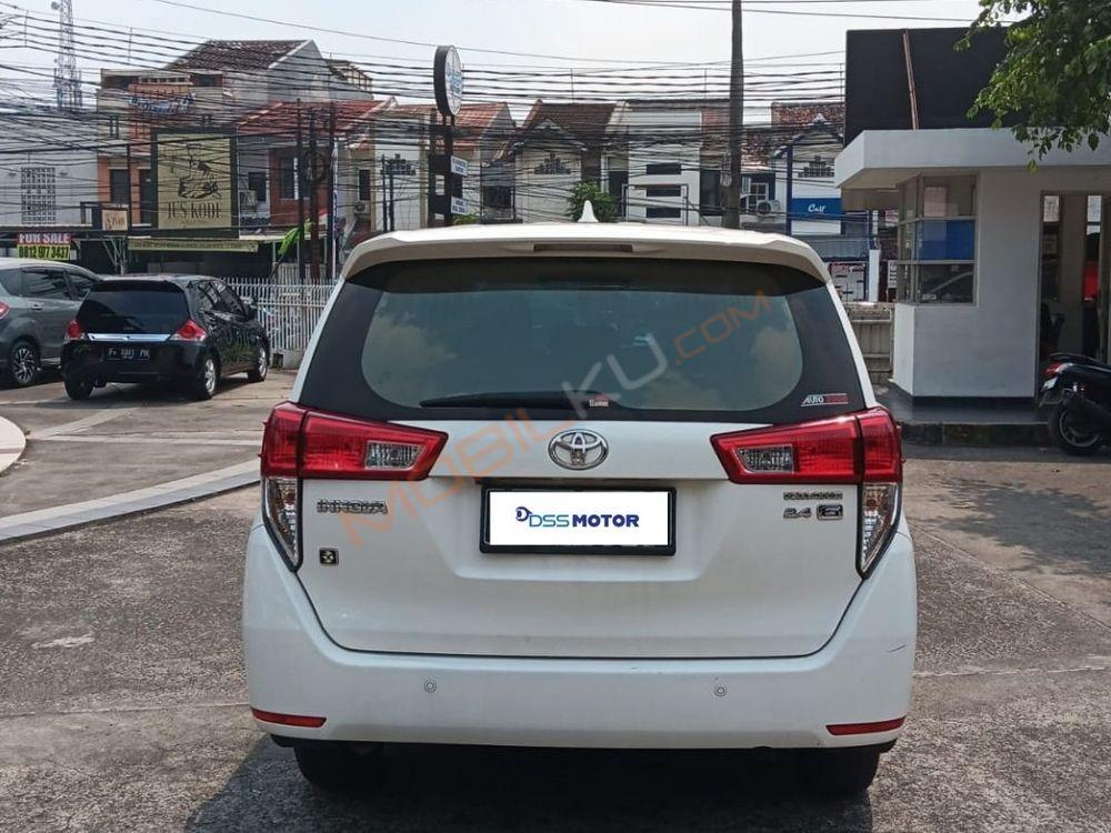 Mobil Toyota Kijang Innova 2021