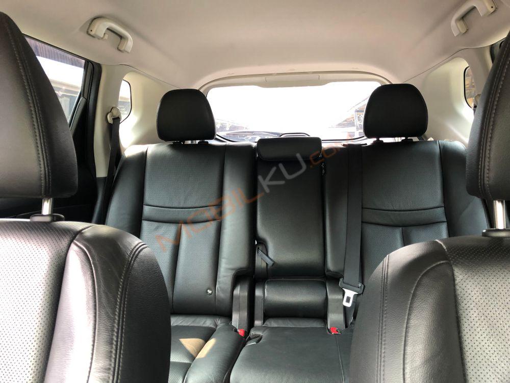 Mobil Nissan X-Trail 2015