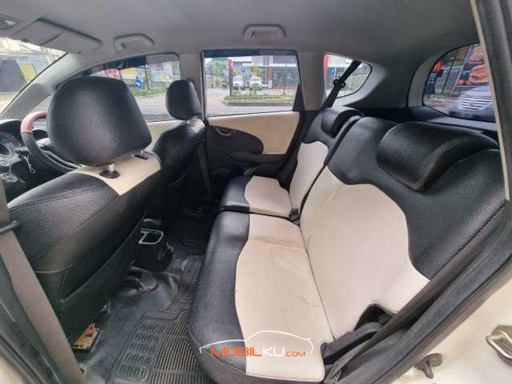 Mobil Honda Jazz 2009