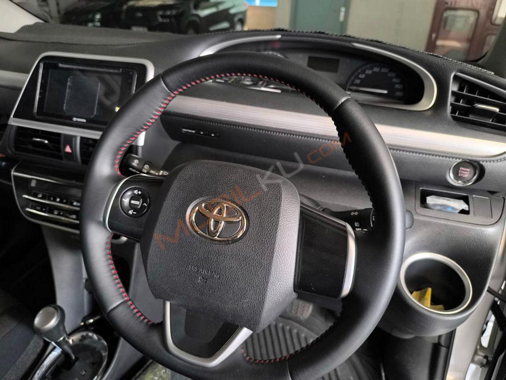Mobil Toyota Sienta 2020