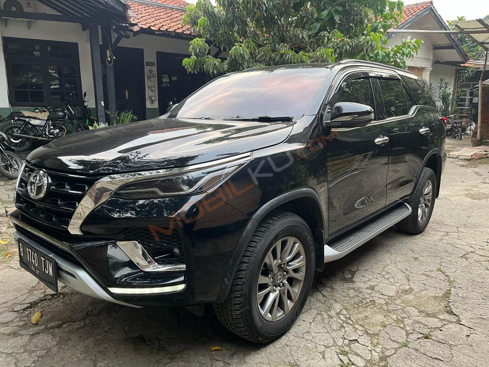 Mobil Toyota Fortuner 2022