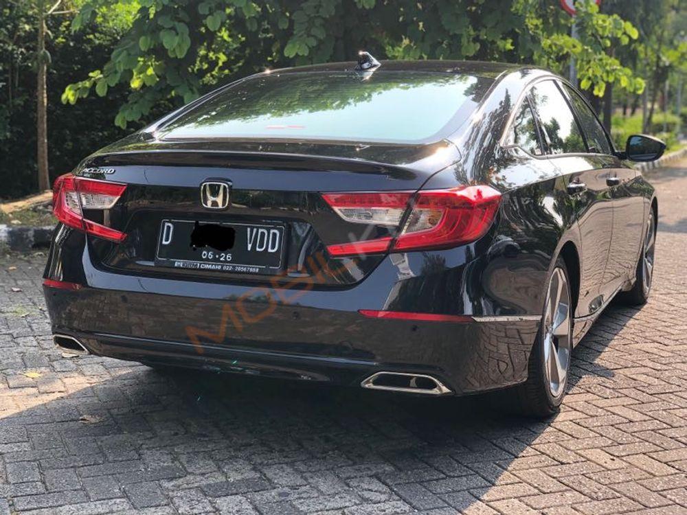 Mobil Honda Accord 2020