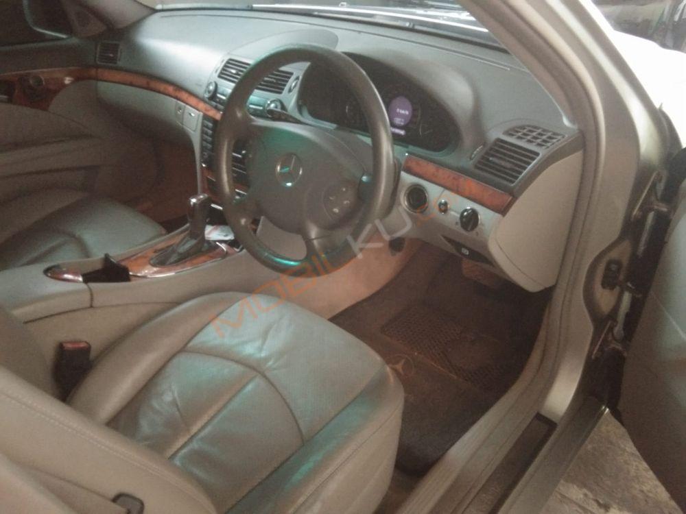 Mobil Mercedes-Benz E-Class 2007