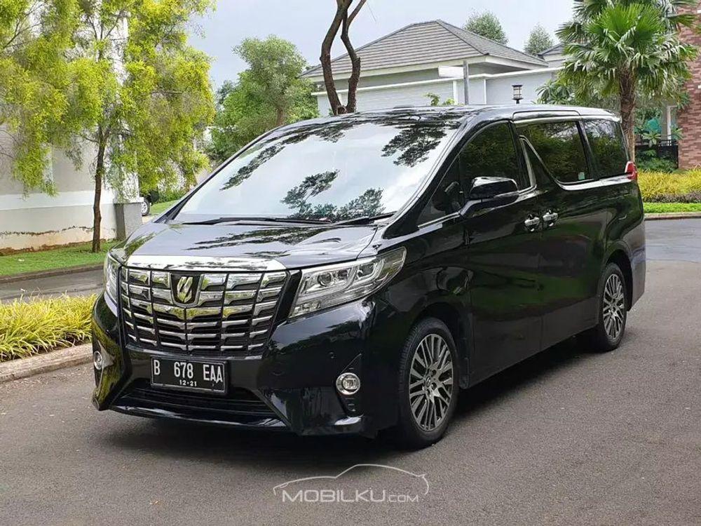 Mobil Toyota Alphard 2016