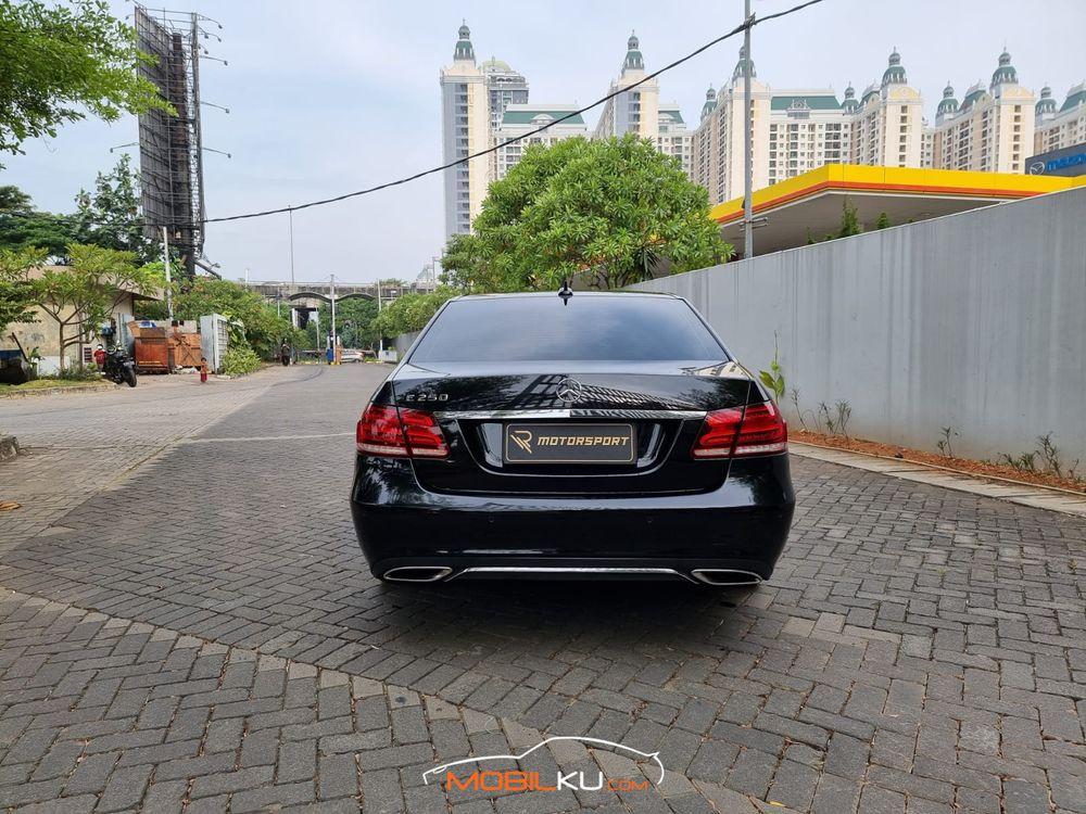 Mobil Mercedes-Benz E-Class 2014