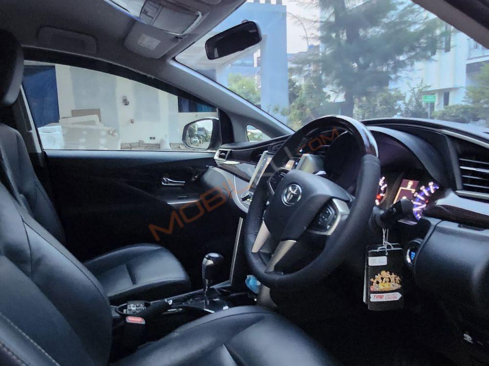 Mobil Toyota Kijang Innova 2018