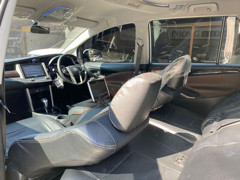 Mobil Toyota Kijang Innova 2022