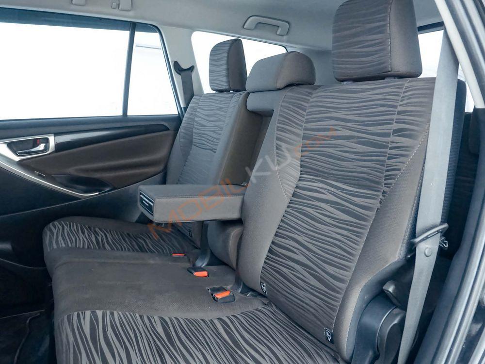 Mobil Toyota Kijang Innova 2021