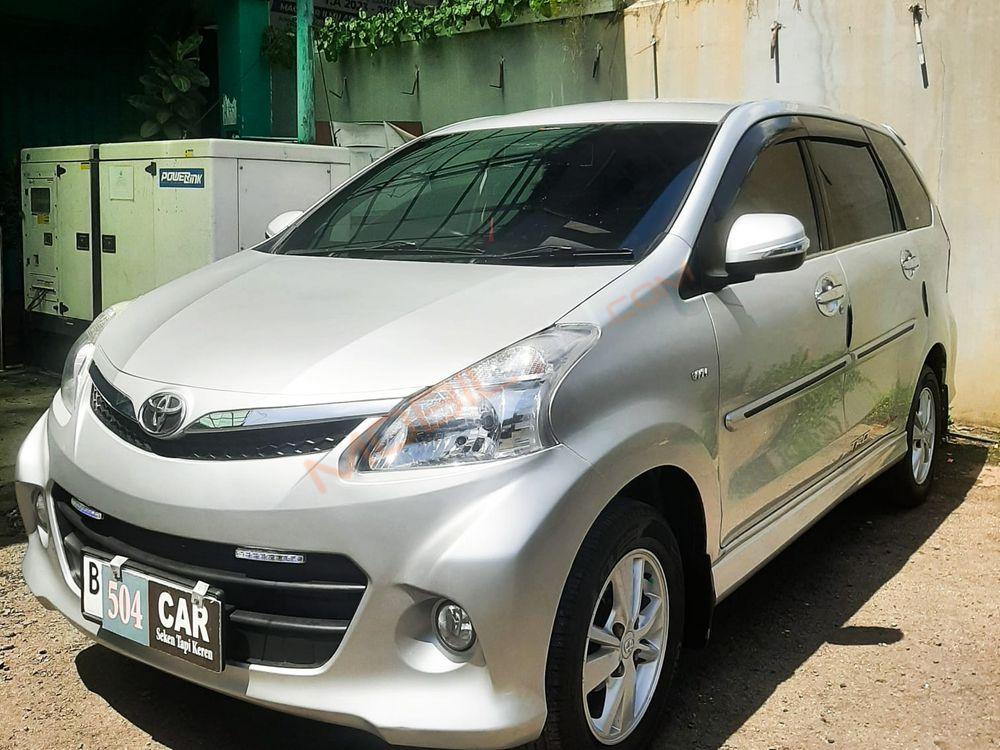 Mobil Toyota Avanza 2013