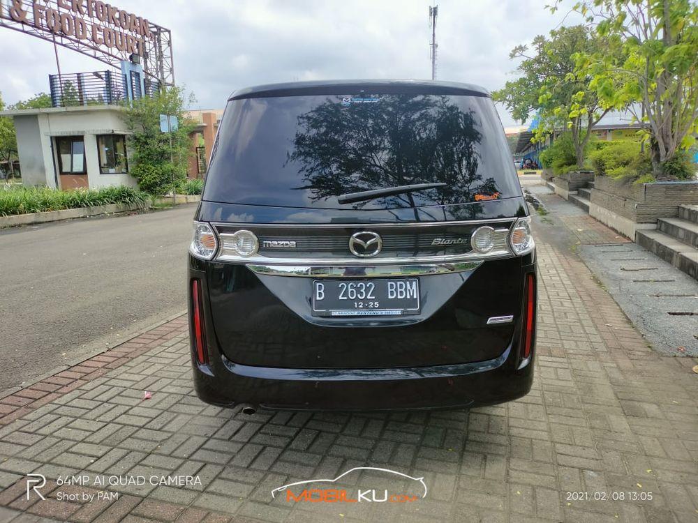 Mobil Mazda Biante 2015