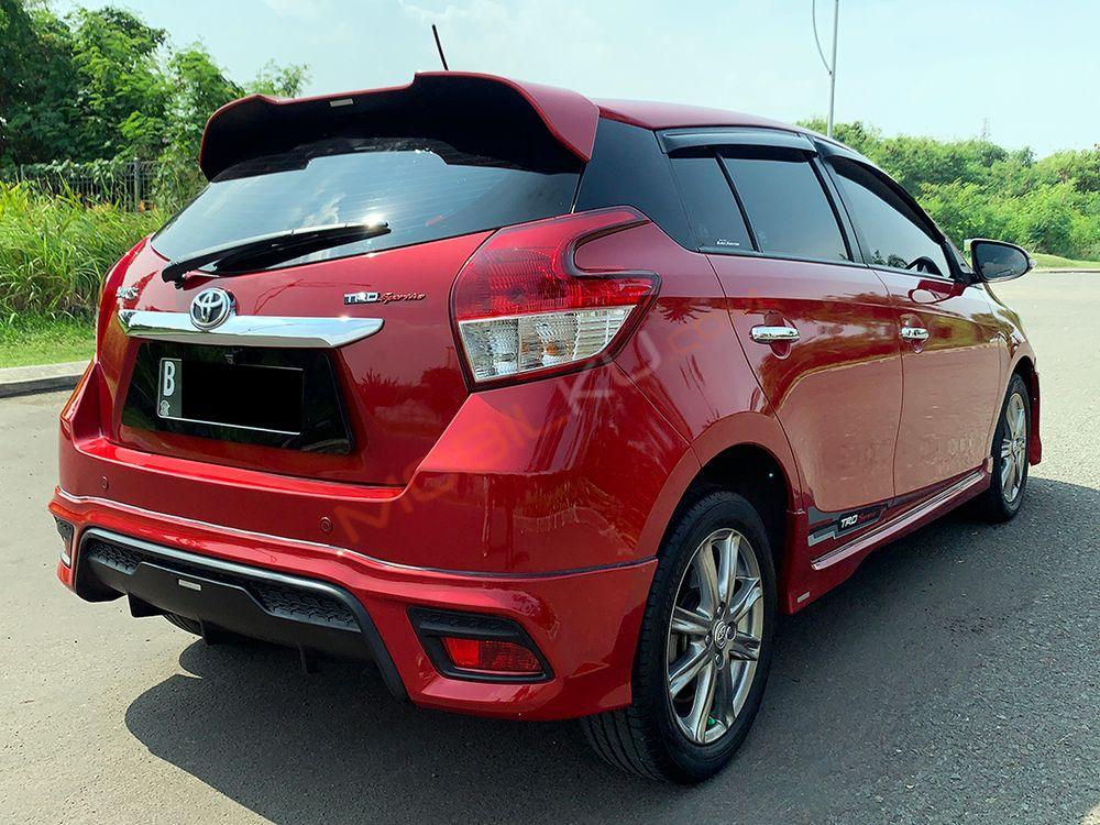 Mobil Toyota Yaris 2016