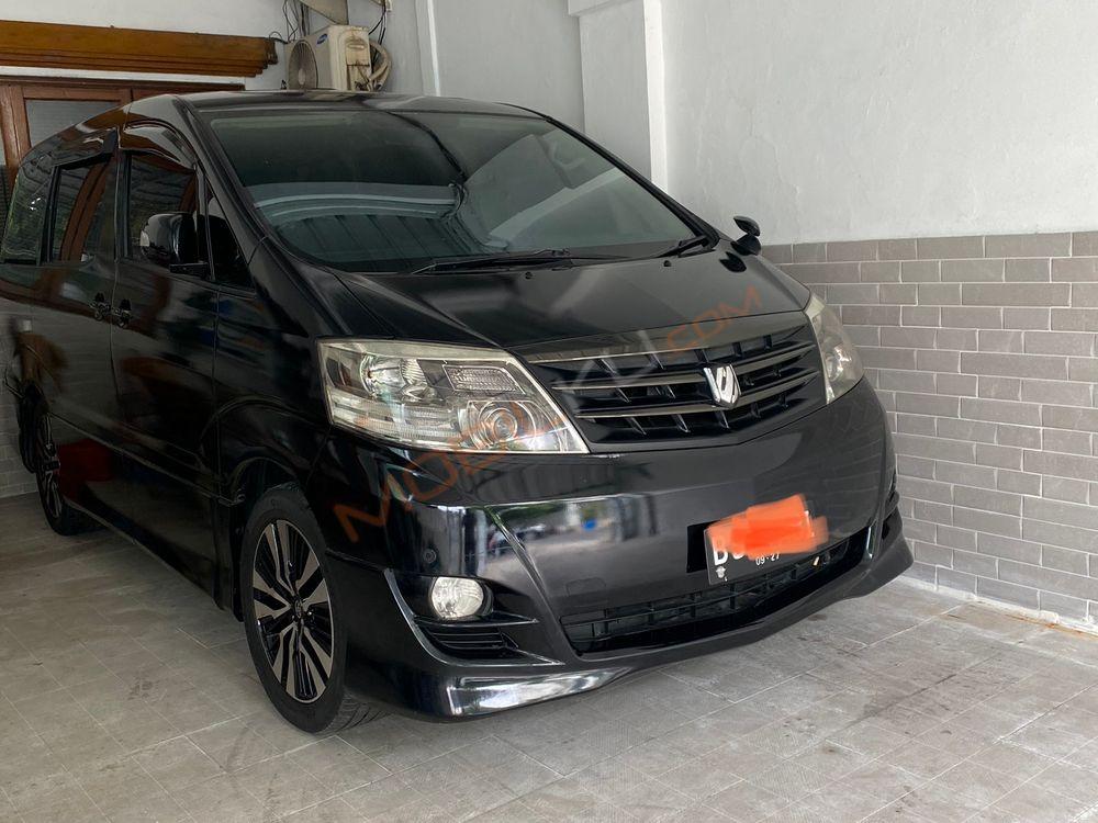 Mobil Toyota Alphard 2007