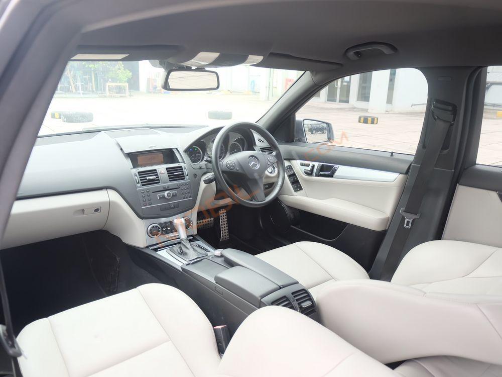 Mobil Mercedes-Benz C-Class 2011