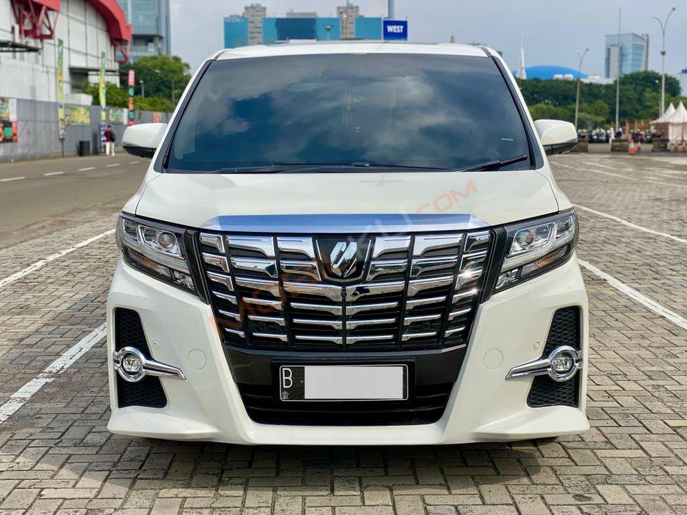 Mobil Toyota Alphard 2016