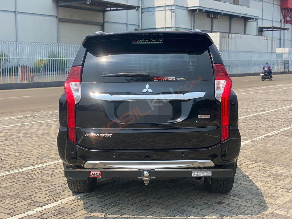 Mobil Mitsubishi Pajero 2018