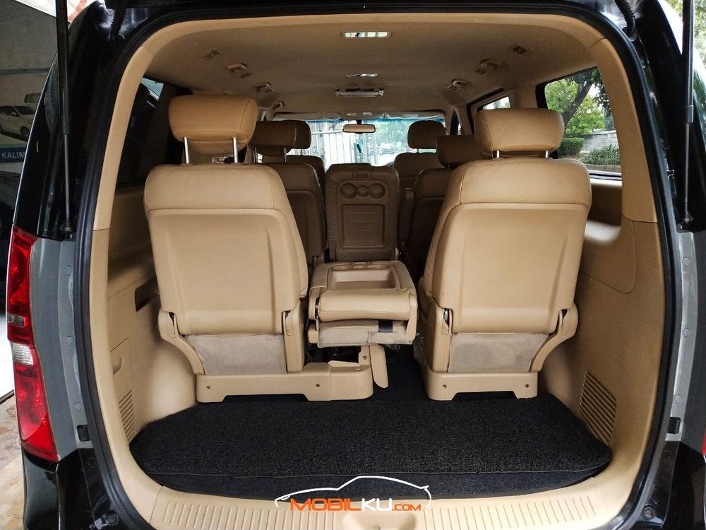 Mobil Hyundai H-1 2012