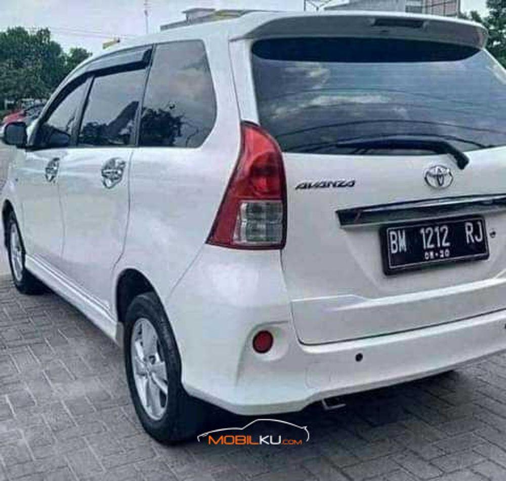 Mobil Toyota Avanza 2018