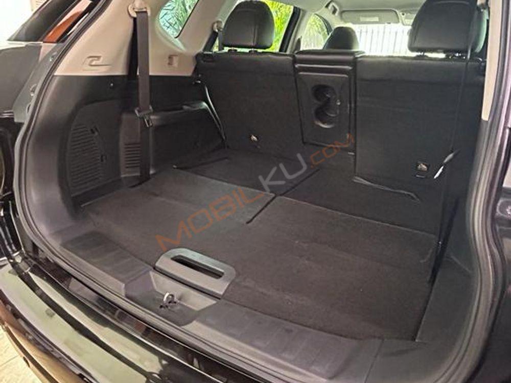 Mobil Nissan X-Trail 2015