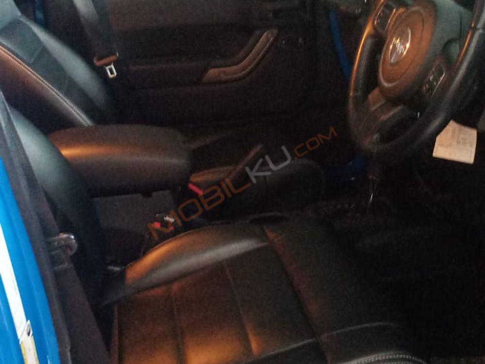 Mobil Jeep Wrangler 2011