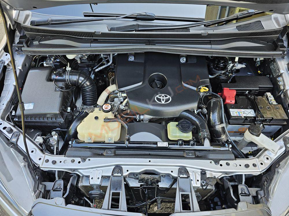 Mobil Toyota Kijang Innova 2022