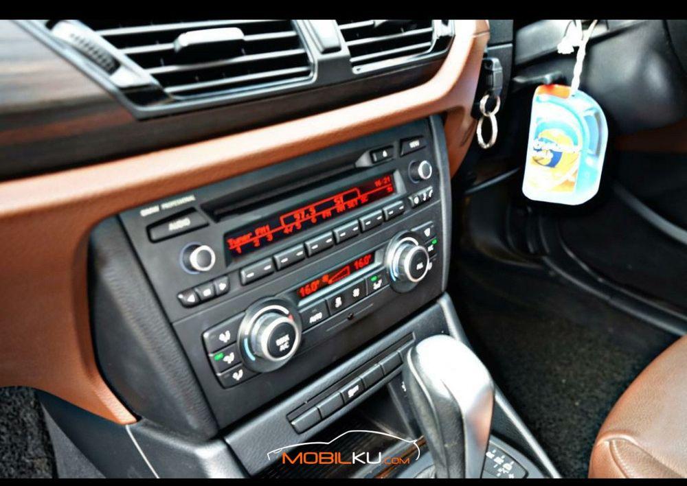 Mobil BMW X1 2013