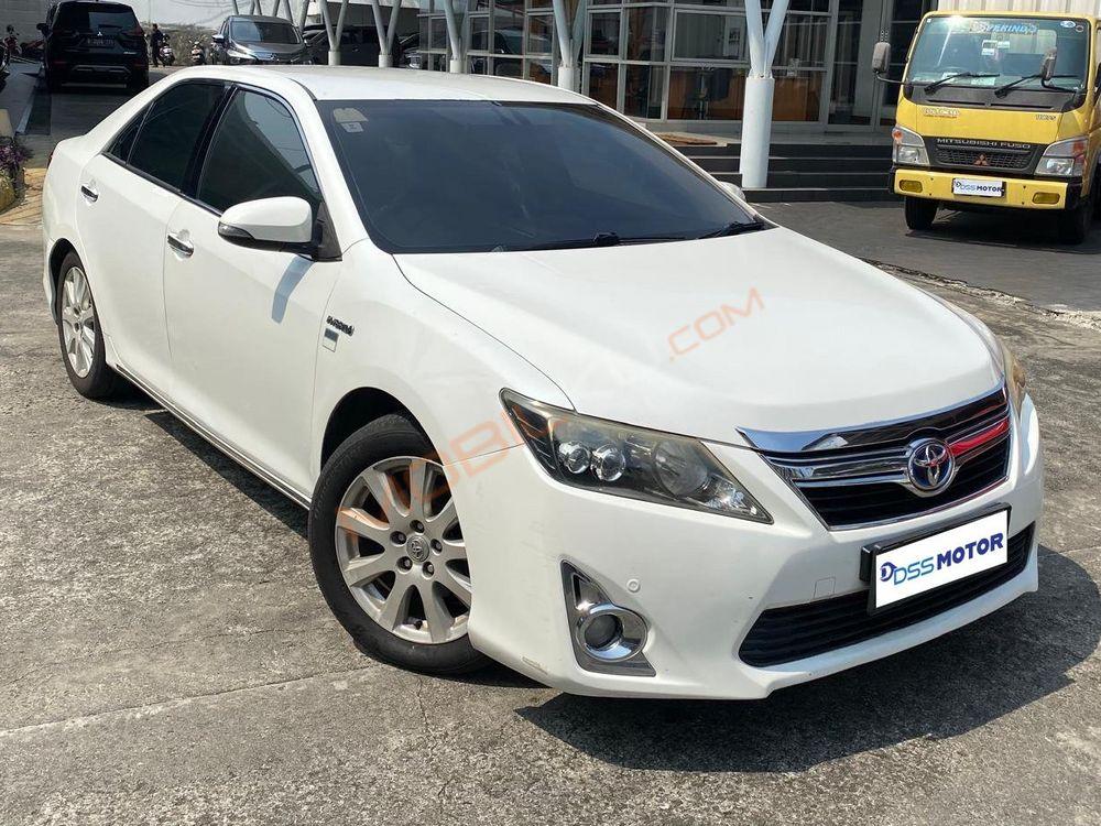 Mobil Toyota Camry 2013