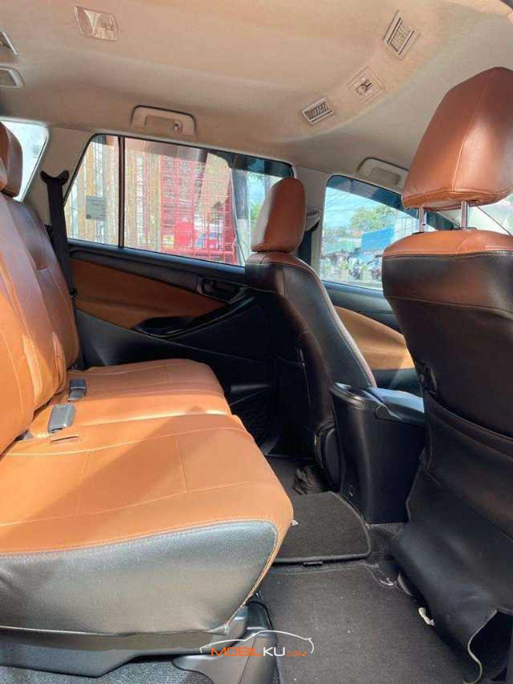 Mobil Toyota Kijang Innova 2018