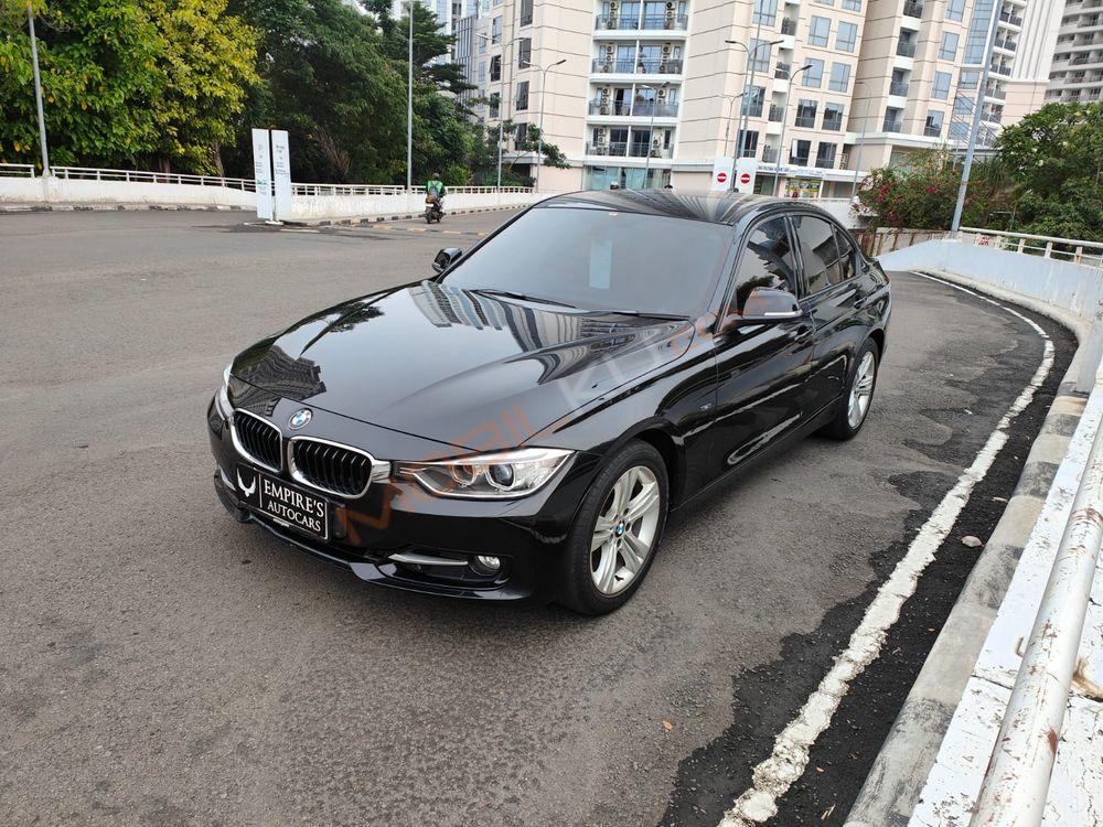 Mobil BMW 3 Series 2015