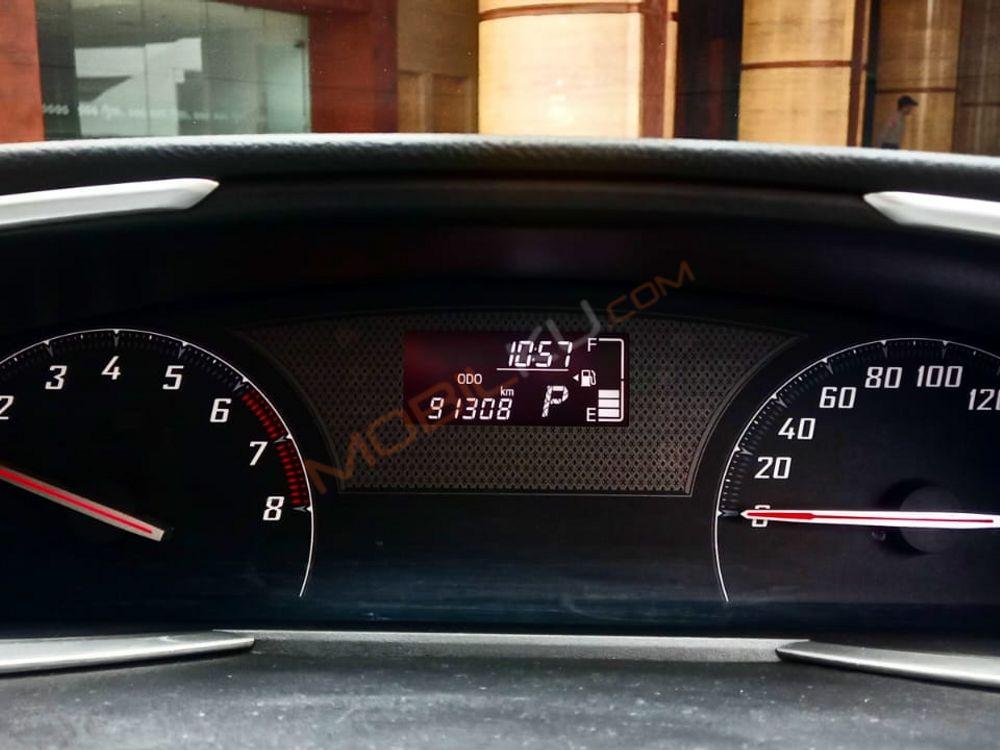 Mobil Toyota Sienta 2016