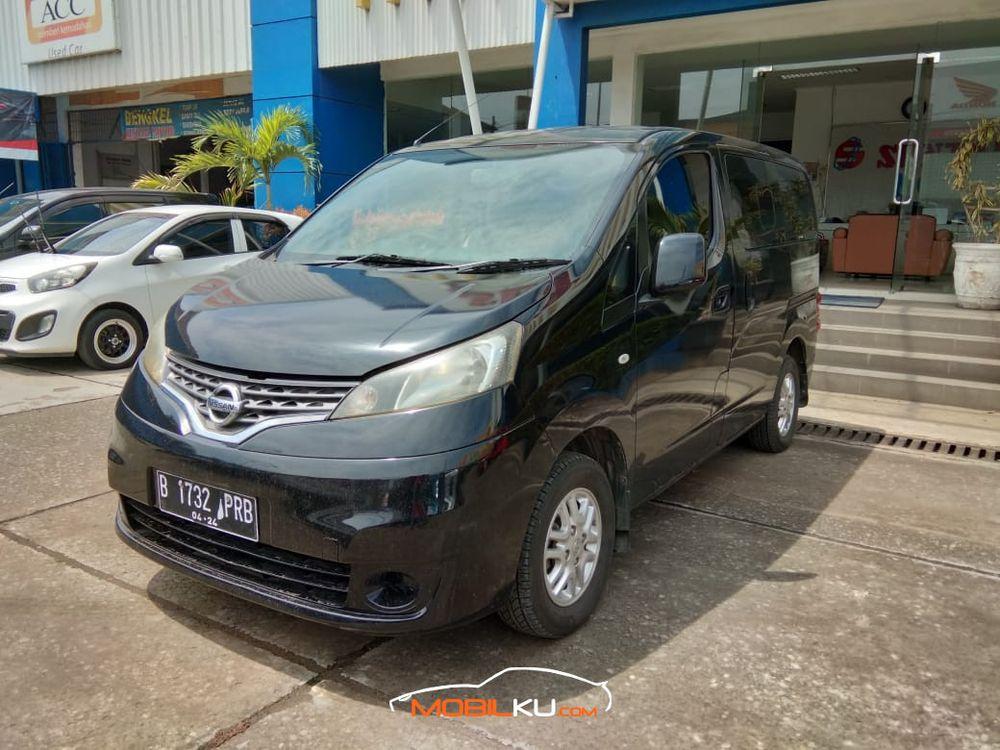 Mobil Nissan Evalia 2014
