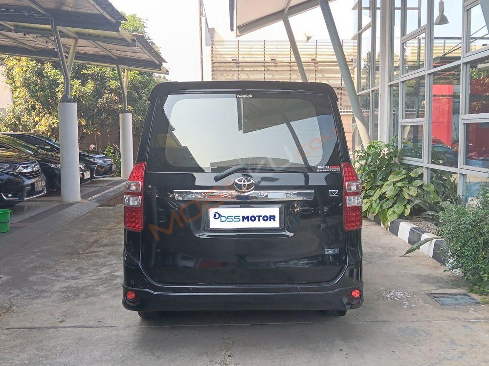 Mobil Toyota Nav1 2013