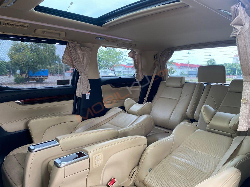 Mobil Toyota Alphard 2017
