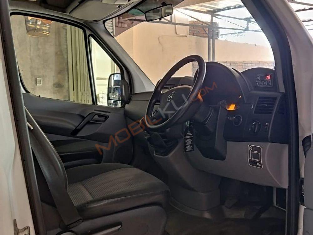 Mobil Mercedes-Benz Sprinter 2013