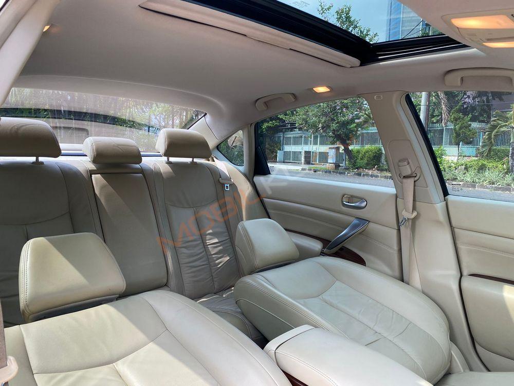 Mobil Nissan Teana 2010