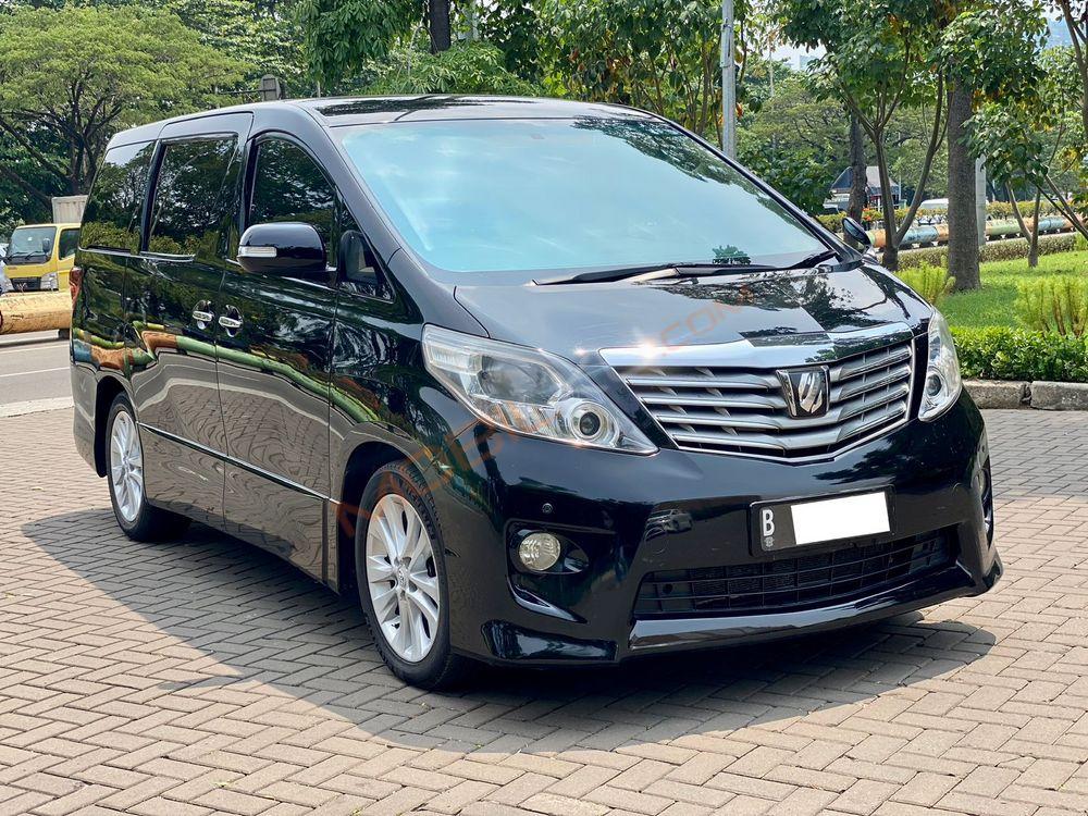 Mobil Toyota Alphard 2009