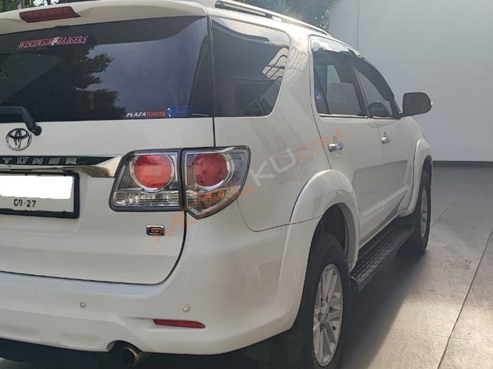Mobil Toyota Fortuner 2012