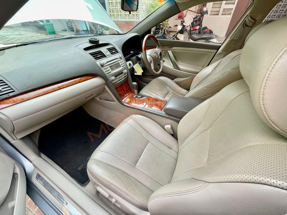 Mobil Toyota Camry 2007