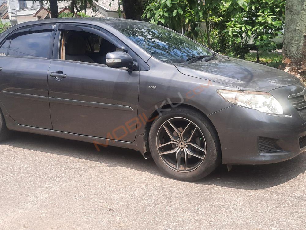 Mobil Toyota Corolla 2008